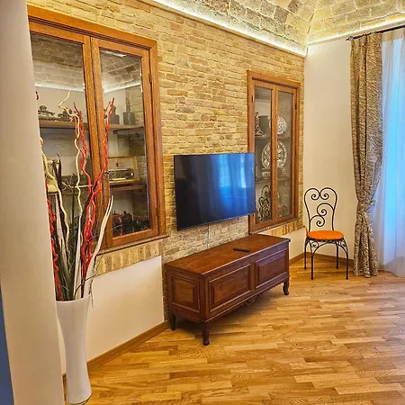 La Vispa Teresa Nyaraló *